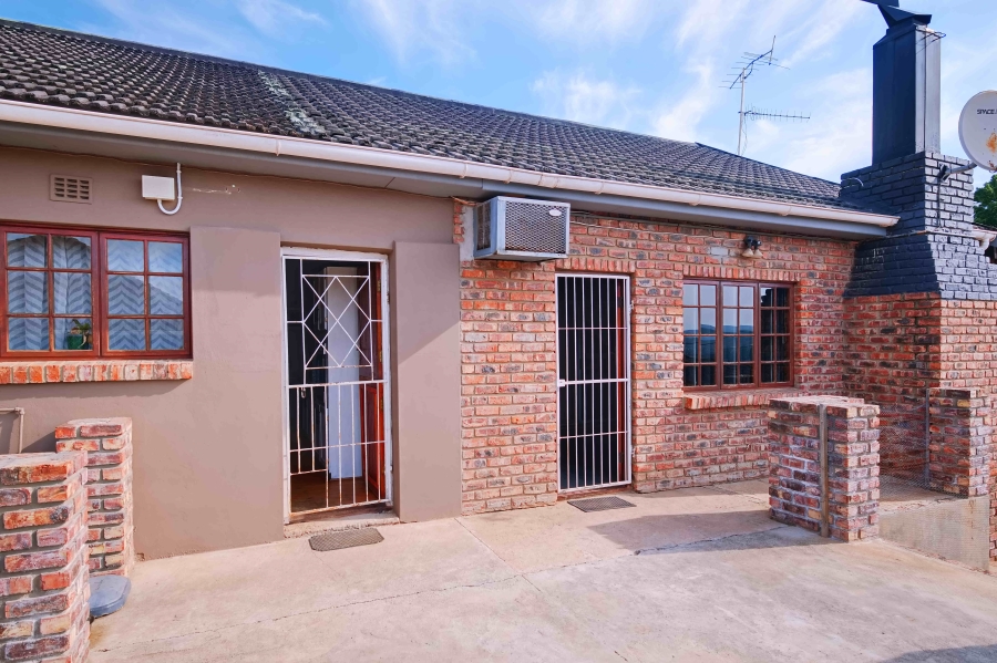 3 Bedroom Property for Sale in Heuwelkruin Eastern Cape